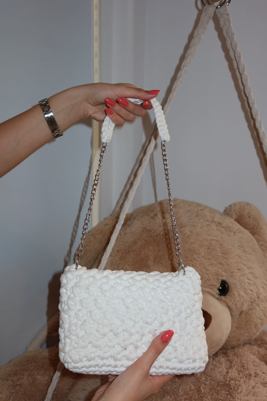 Borsa crochet bianca con catenina