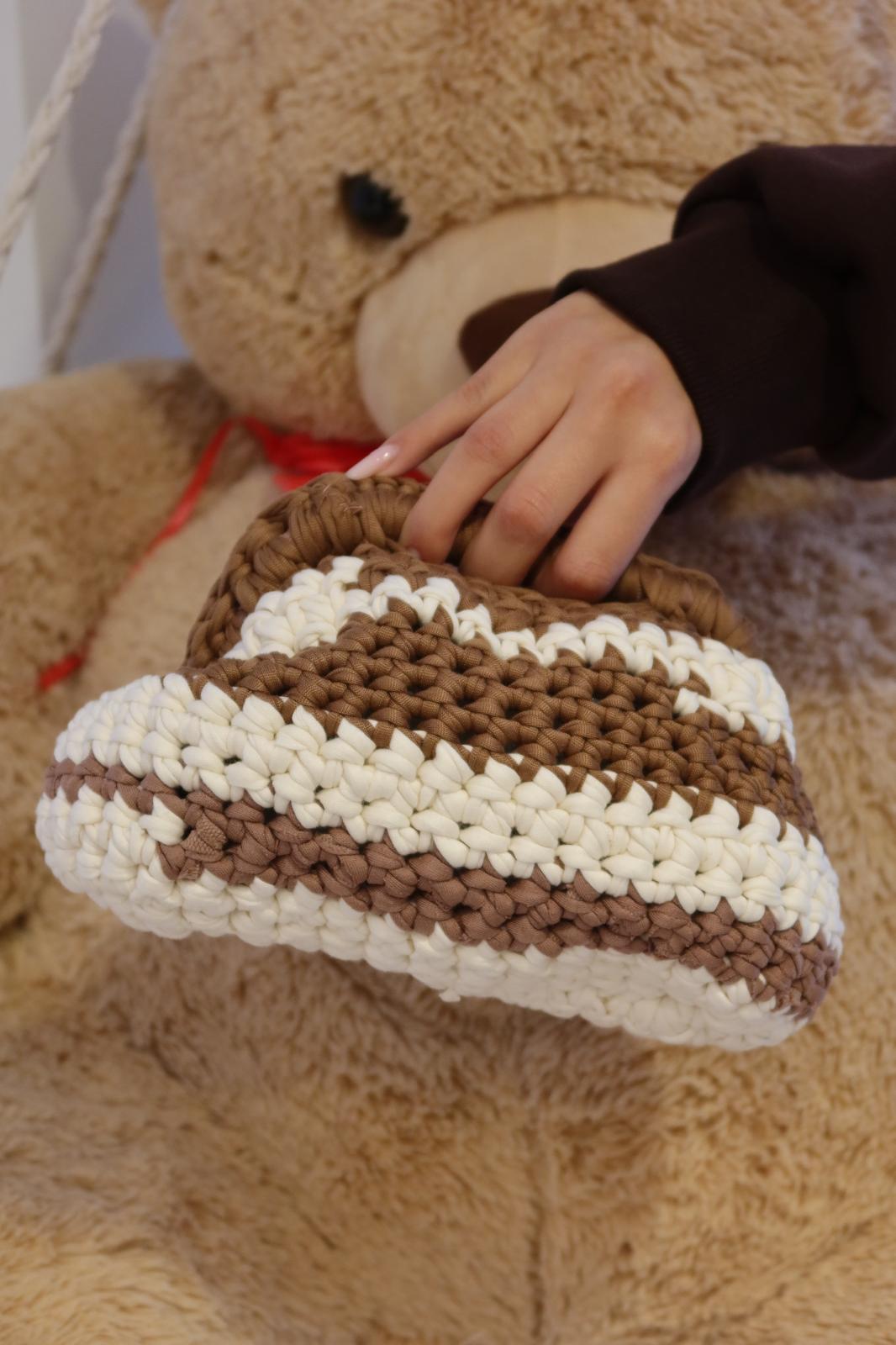 Mini pochette con striature bicolore